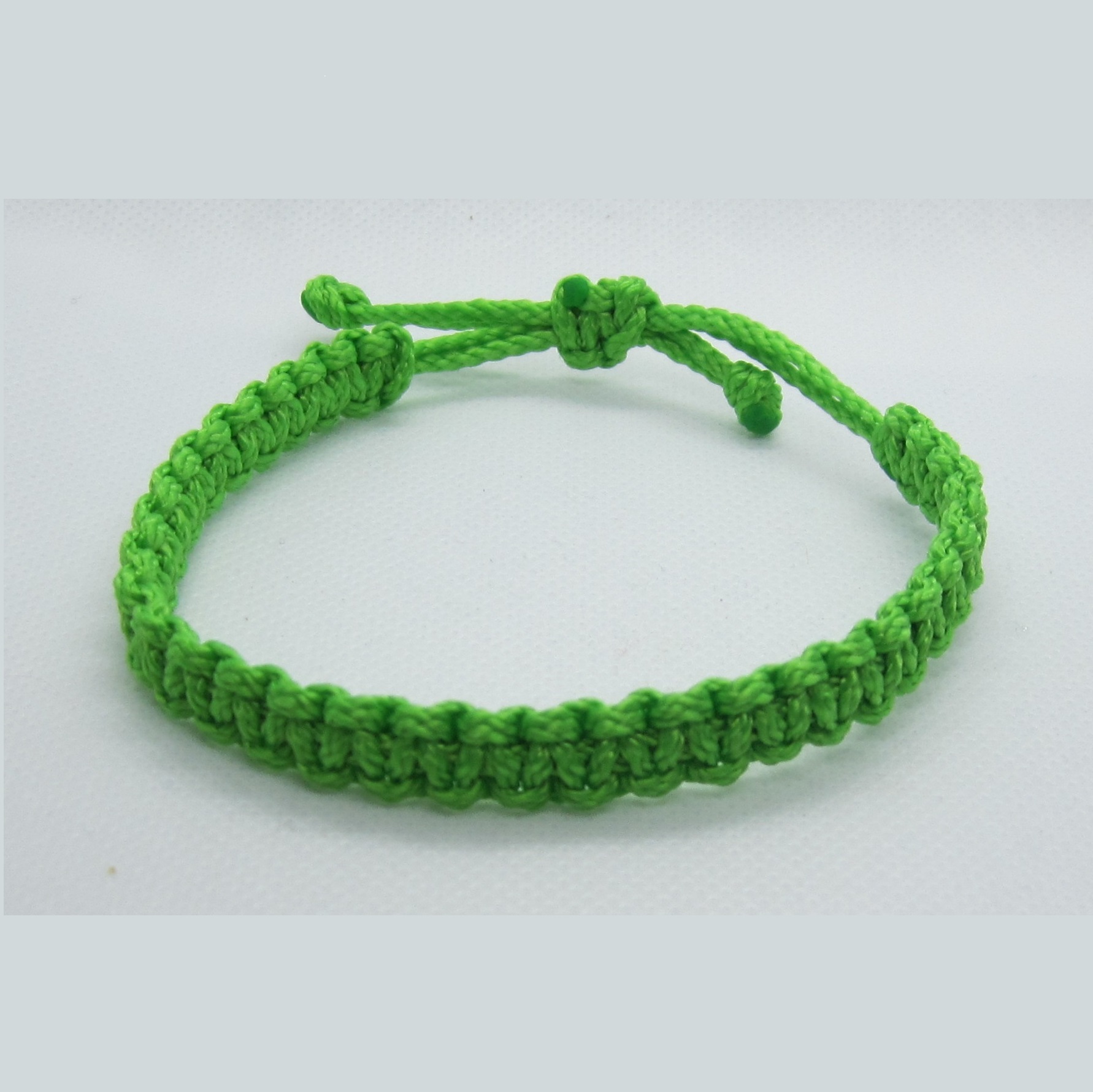 Bracelet macrame light green